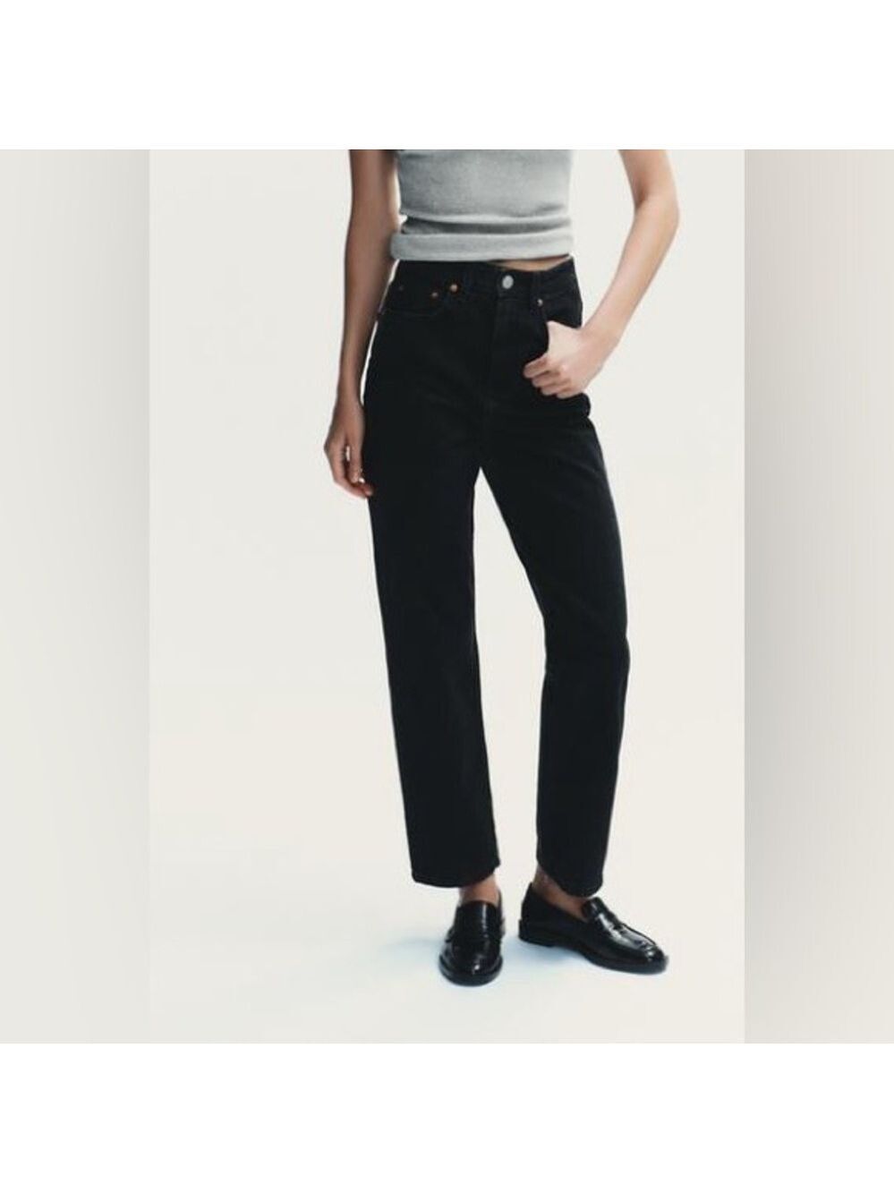 Zara Women's Black Straight Leg Jeans